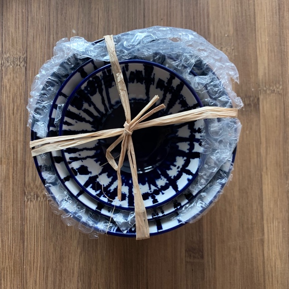 WEST ELM - Indigo Tye-Dye Nesting Bowls - Picture 3 of 6